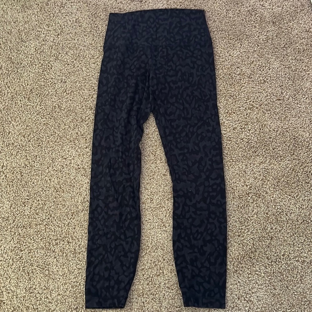 Lululemon Align Leggings Black pattern Size 6